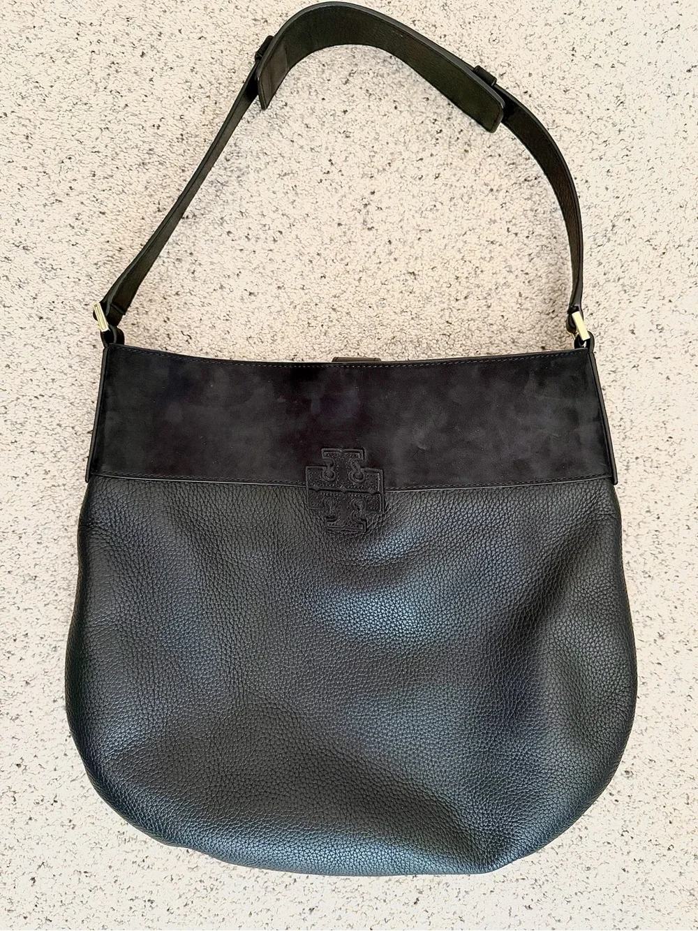 Like New!! Tory Burch Black Leather Shoulder Bag with Logo Accent